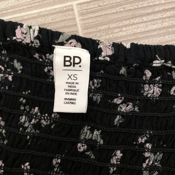 NWOT BP Lace Trim Dark Floral Long Sleeve Crop Top Blouse Size XS - Picture 8 of 13